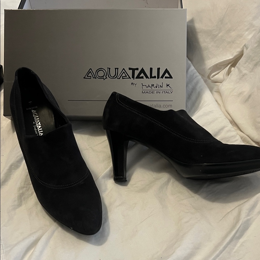 Aquatalia Women's Elegant Black Suede Heels